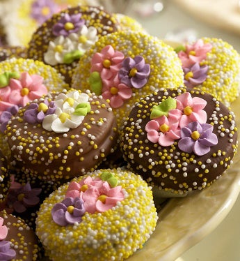 Chocolate covered oreo gift tin for mom! Send mom a chocolate covered oreo gift tin!